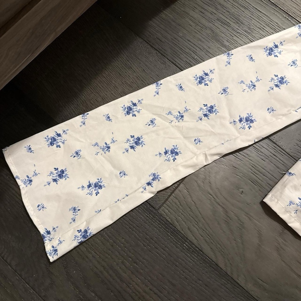 NWT Wild Fable Women’s Floral Square-Neck Top in White and Blue - Picture 3 of 3